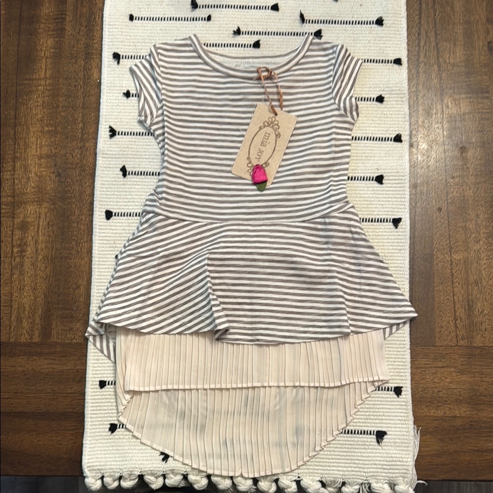 2T Joyfolie Gray Striped Peplum Top